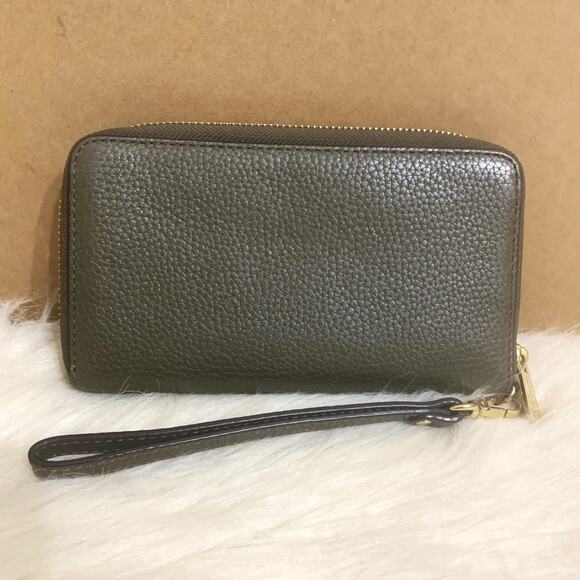 MICHAEL KORS Olive Green Pebbled Leather Zip Around 7" Wristlet Phone Wallet - Picture 5 of 16